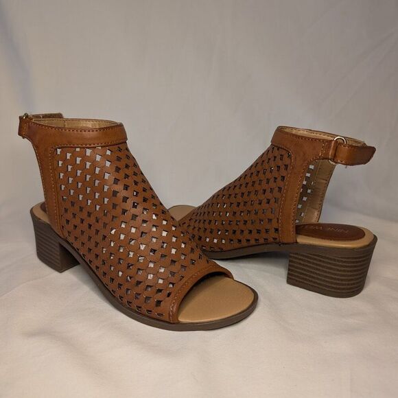 Nine West Other - Nine West Girls Kariana Heeled Brown Sandals